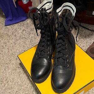 Combat boots